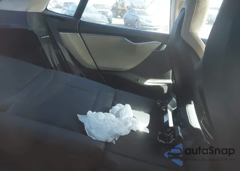 2015 Tesla Model S из США, поврежденный, VIN 5YJSA1H1XFFP75800